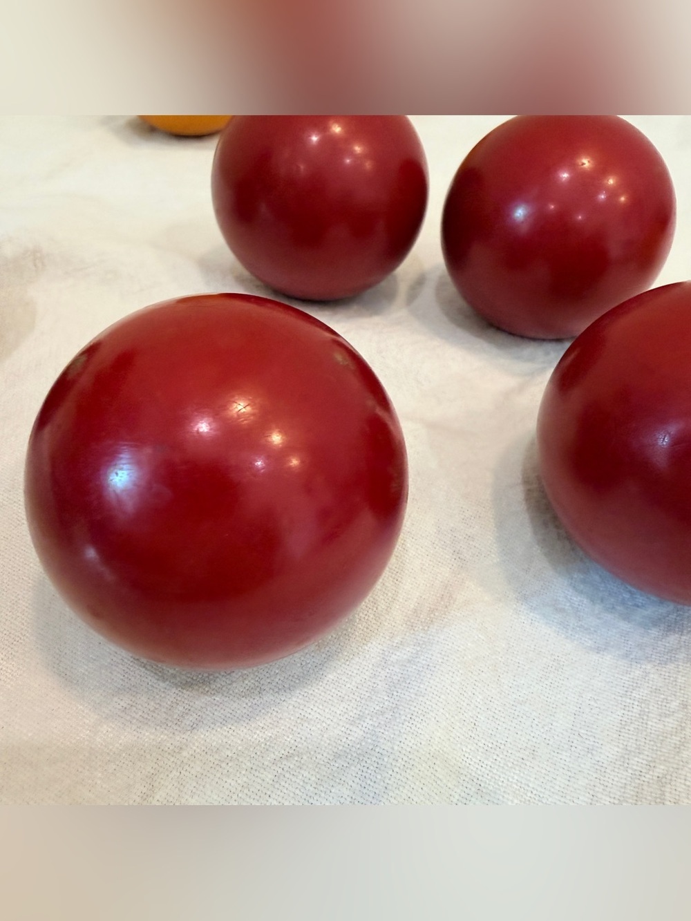 Vintage Bakelite Game Balls Lot 11 Cherry Red Butterscotch Yellow 54-57mm 1460g - Picture 9 of 16